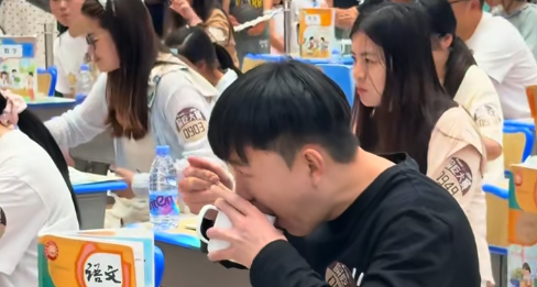 宁波一商场办偷吃大赛，被抓罚站 30 秒，小学生无一人被抓