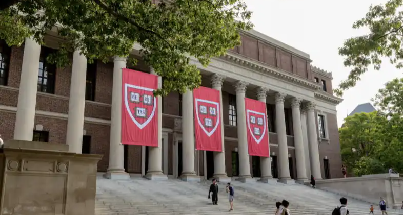 哈佛大学宣布将限制本科生满绩点成绩的比例：不能超过24%！