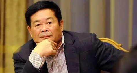 他的一生由富，到窮，到更富