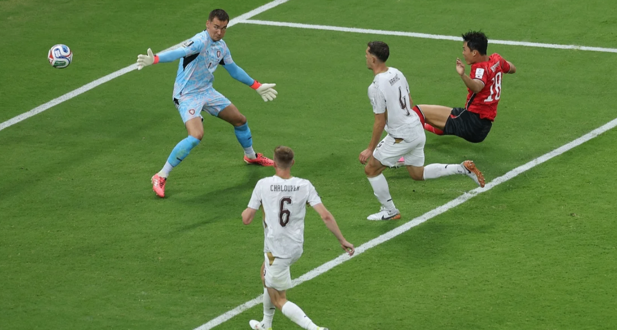 世界杯韩国 2-1 逆转捷克 孙兴慜屡失良机