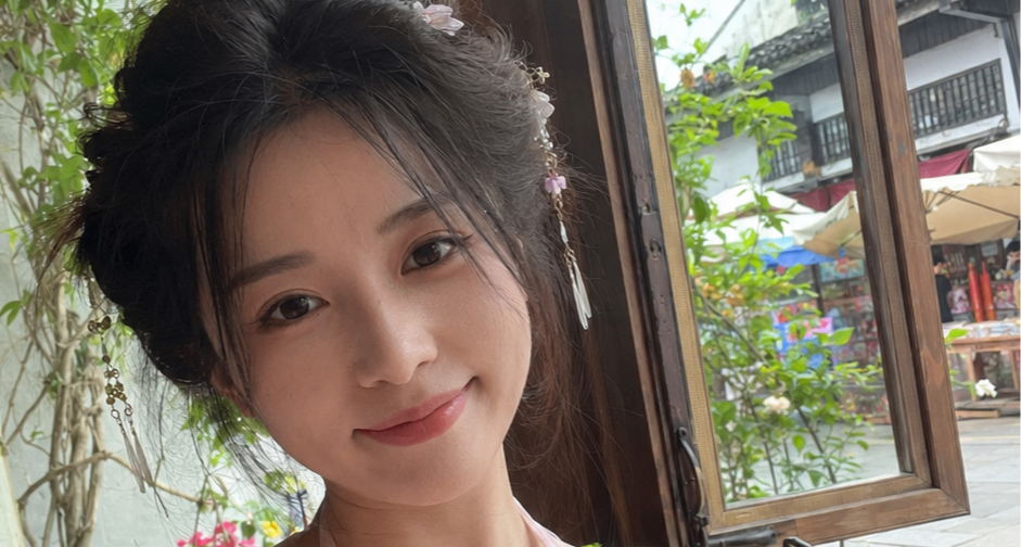 這個照片的美女到底是誰？