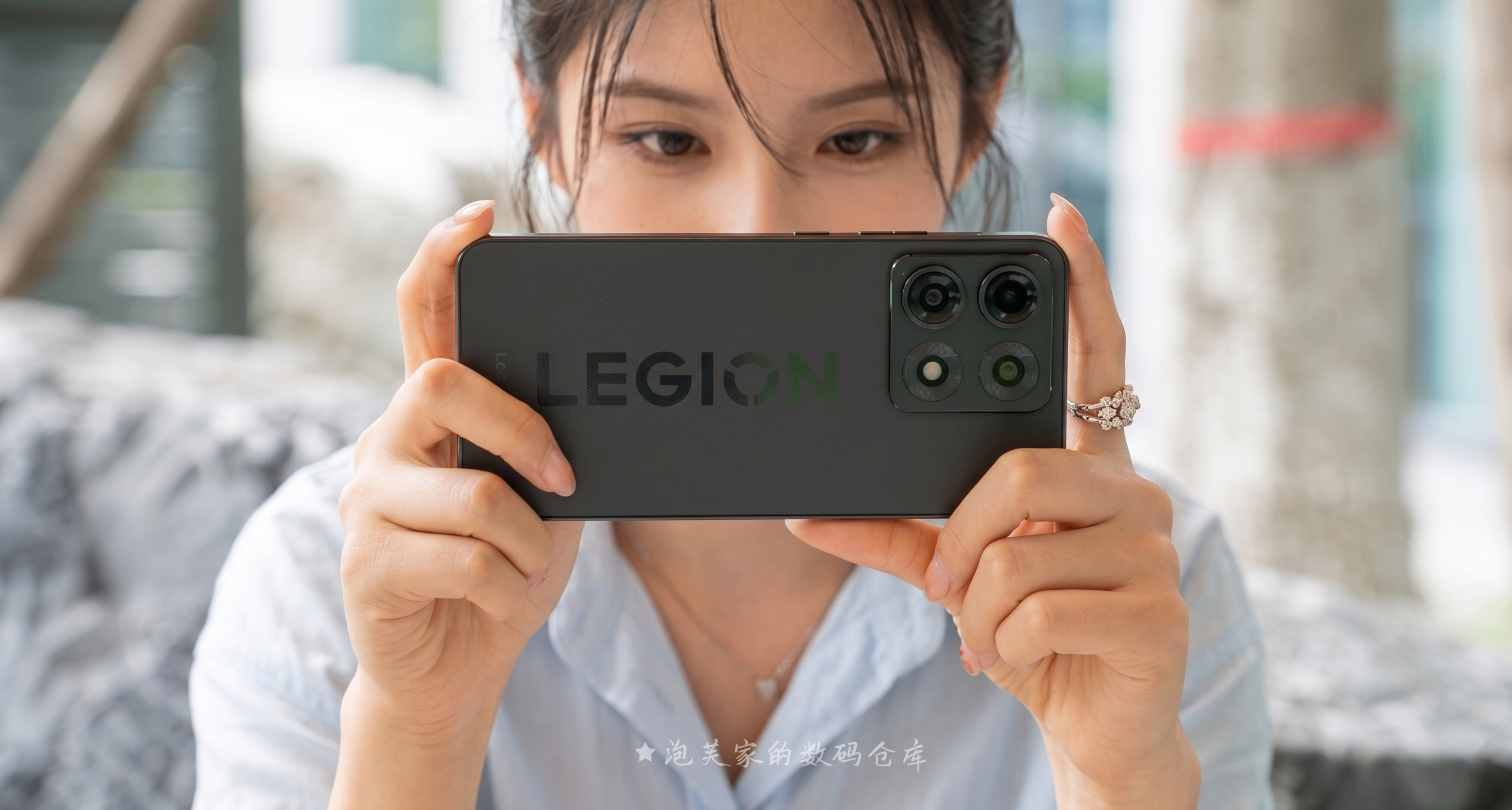 8Gen5+串流PC玩3A 拯救者Y70體驗 1800能入手 那就是沒缺點的手機