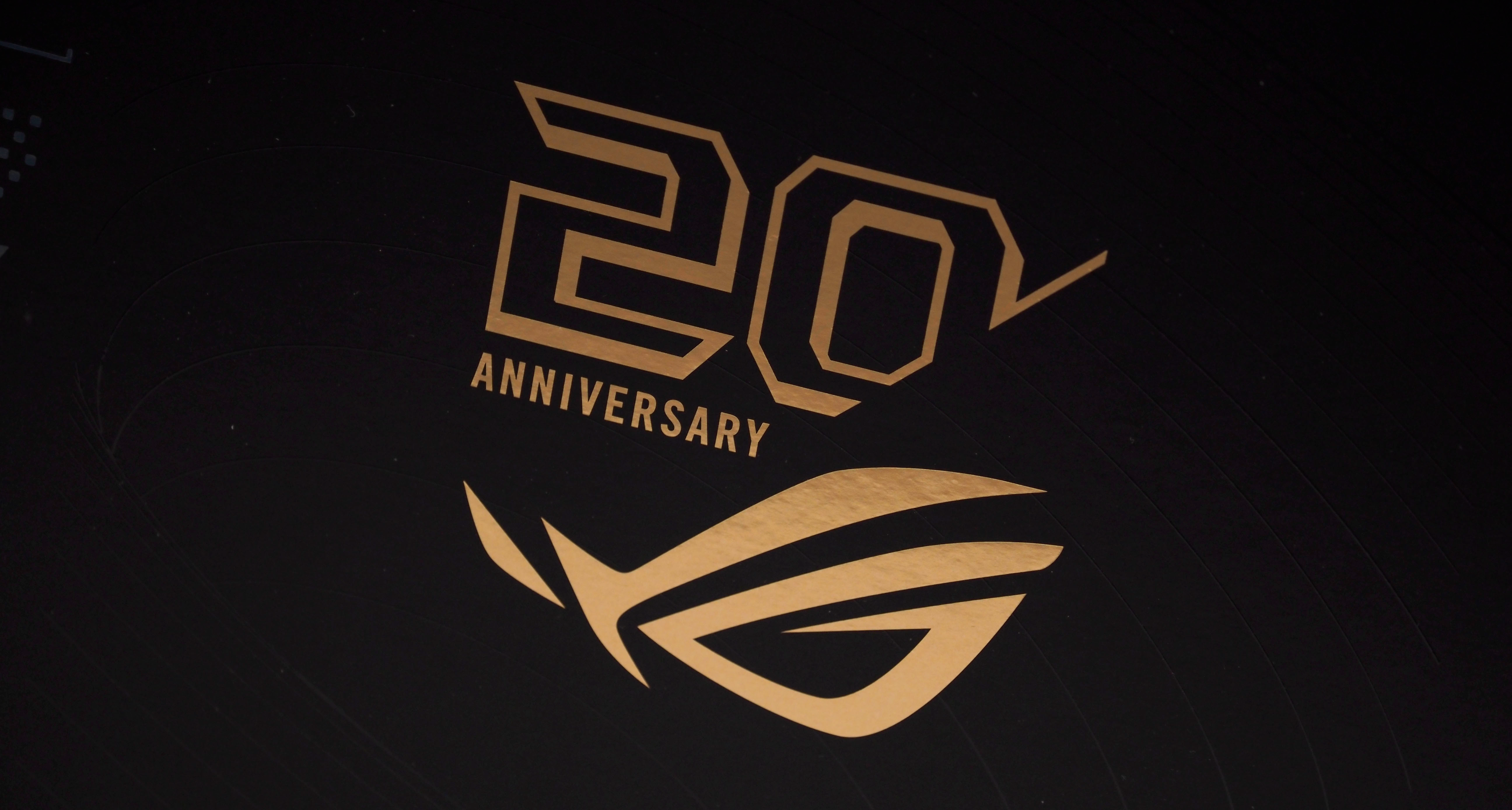 20週年信仰典藏！ROG NUC 20週年版開箱，拉滿！終於上了5090！