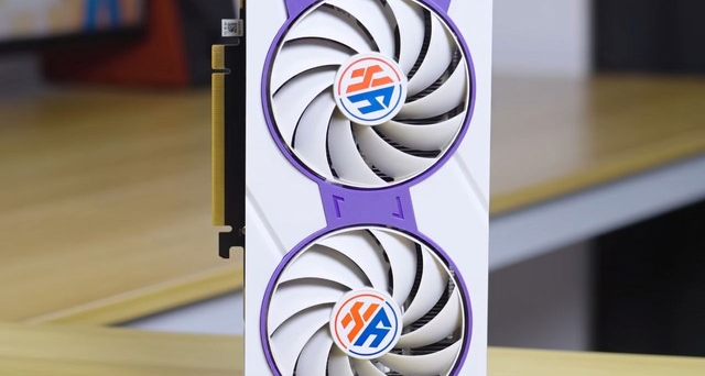 2300块的RTX 4080你敢买？移动版GPU魔改，性能只有4070 Ti水平