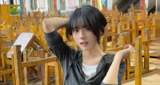 兔娘终于发小学照片了！粉丝数已经破千万