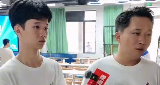 中考 699 分男生私改志愿选中职，父亲表示尊重其选择