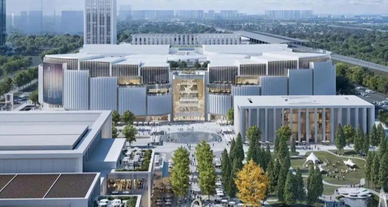因不满房租涨价过高，于东来自掏65亿建商场