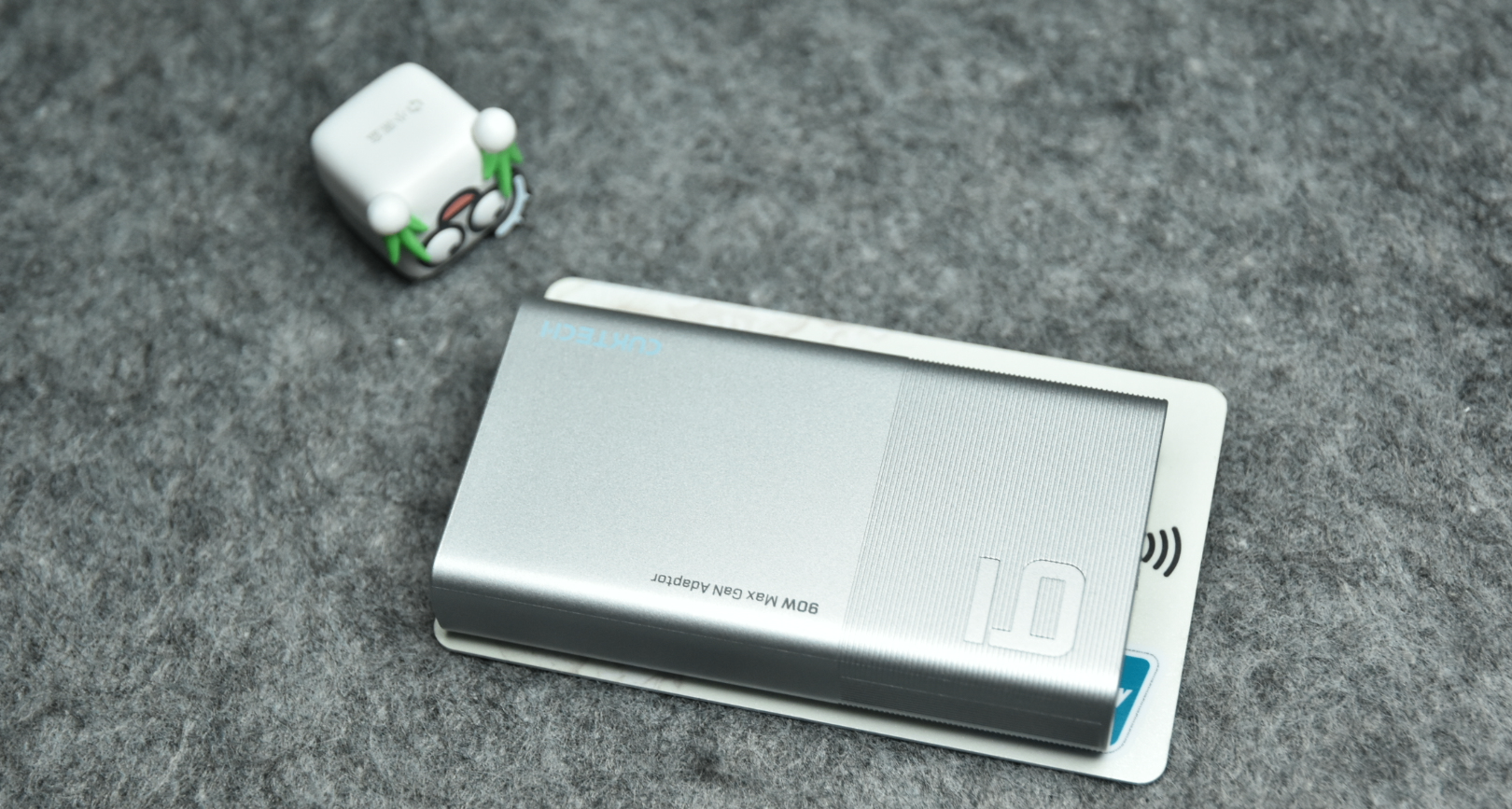 这么小却那么强？一张银行卡即可盖住的充电头，属实惊艳到我了