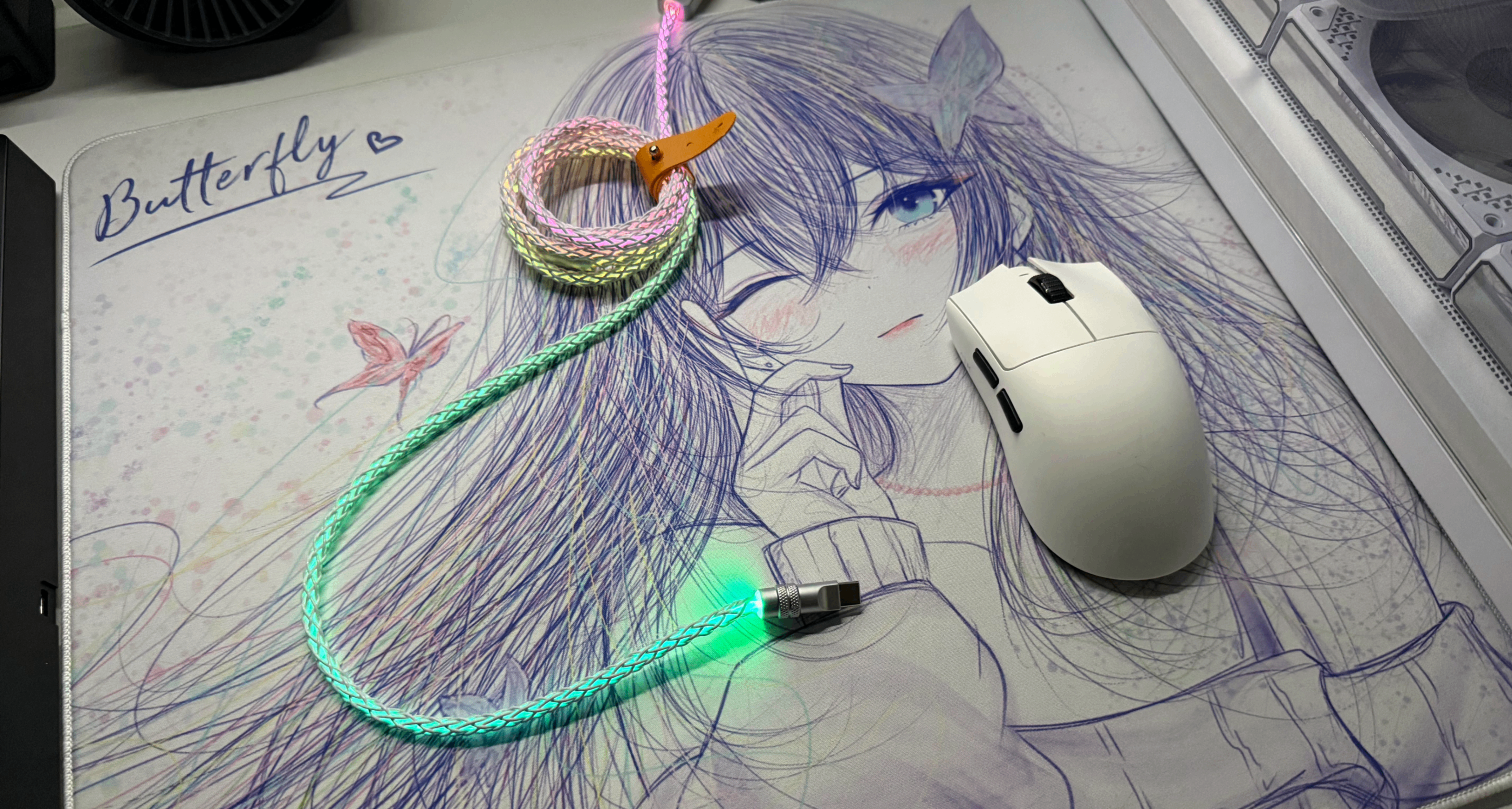 開學好物分享：40￥價位450×400mm鼠標墊/一拖一漸變8K航插線