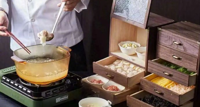 上海 28 元一份馄饨只有两颗，店员：馄饨个头较大，原料成本较高