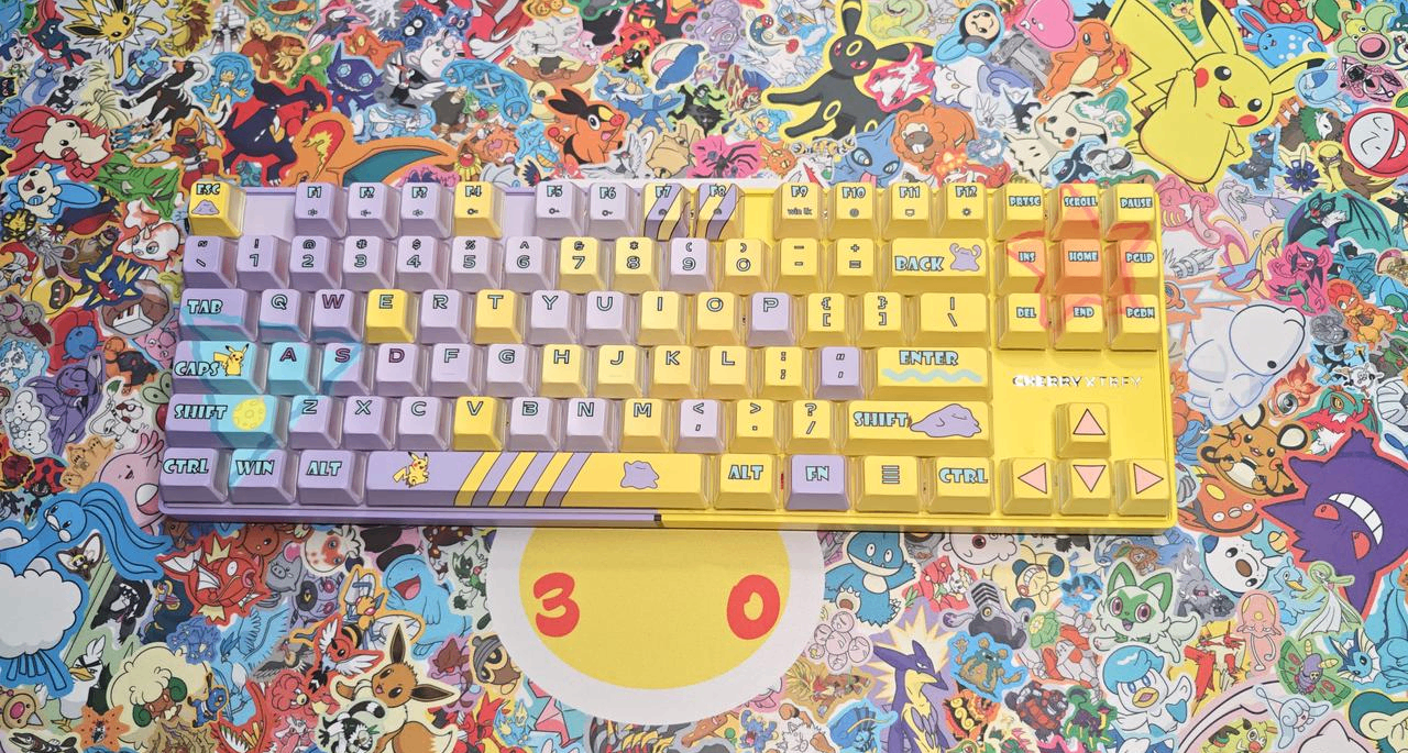 桌垫上像把整个童年都铺开了——CHERRY×宝可梦30周年桌垫！