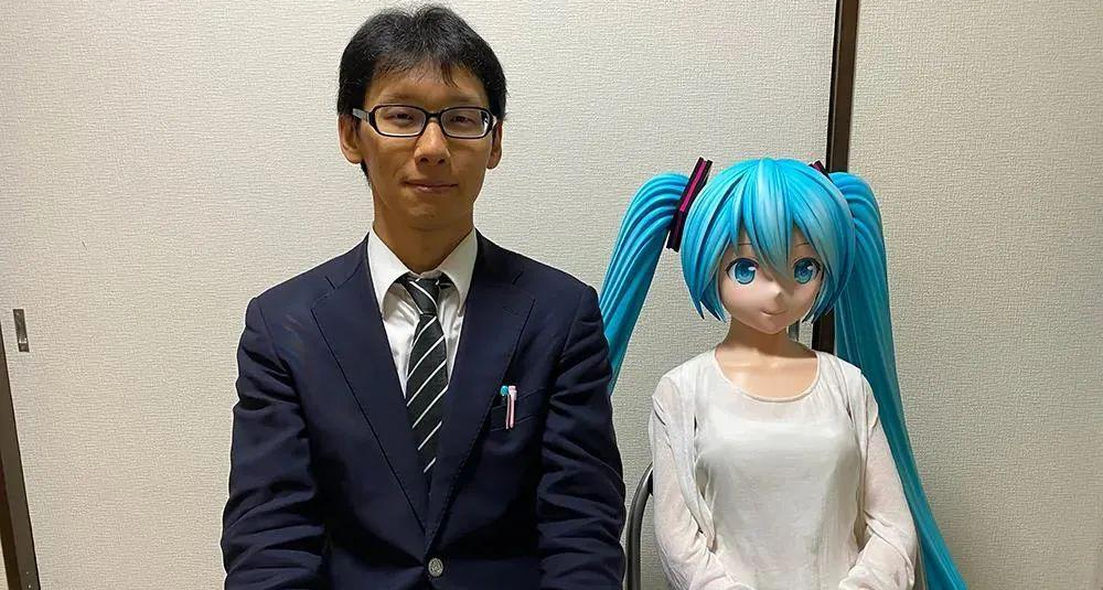 跟真爱结婚后却痛失爱妻，那个娶初音的男人现在怎么样了