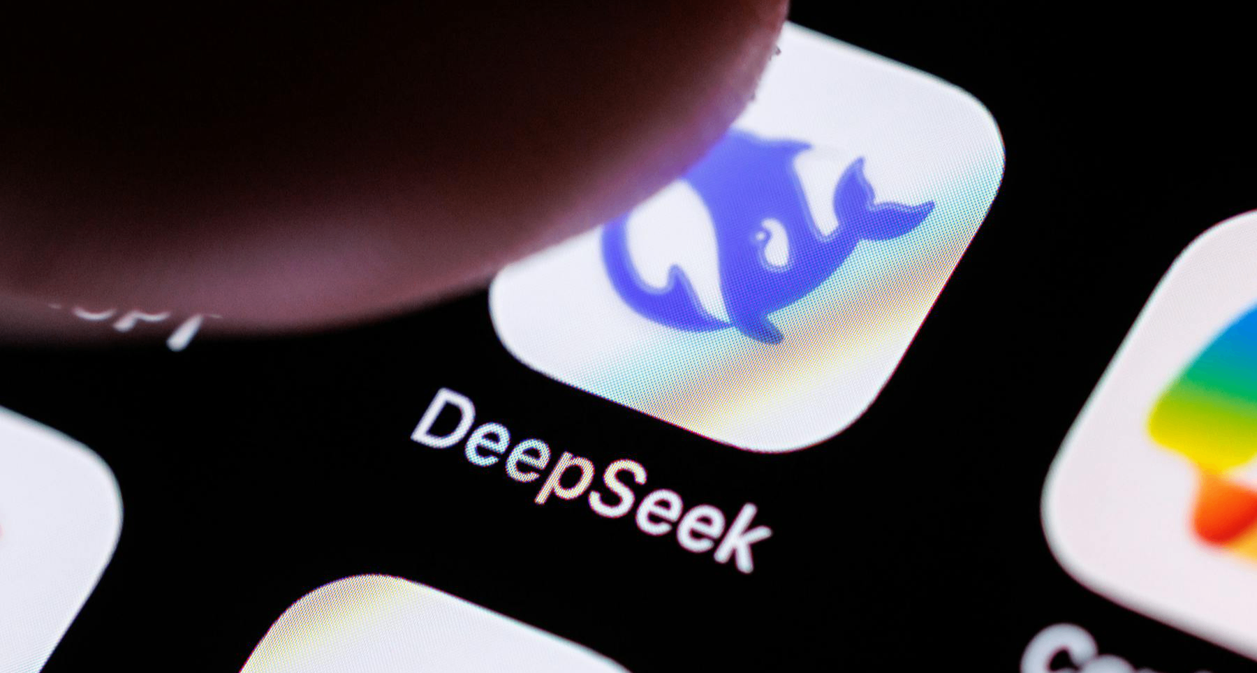 年化收入10亿美元！DeepSeek要融资500亿元，70%算力仍在训练模型