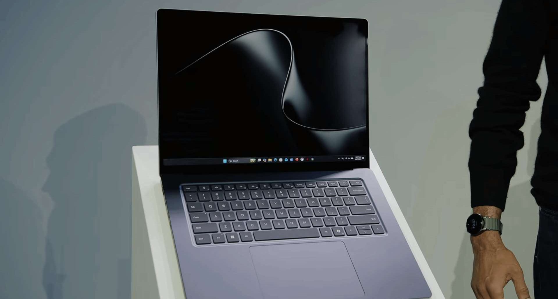 彻底重构PC！微软英伟达推Surface Laptop Ultra 1.74万起