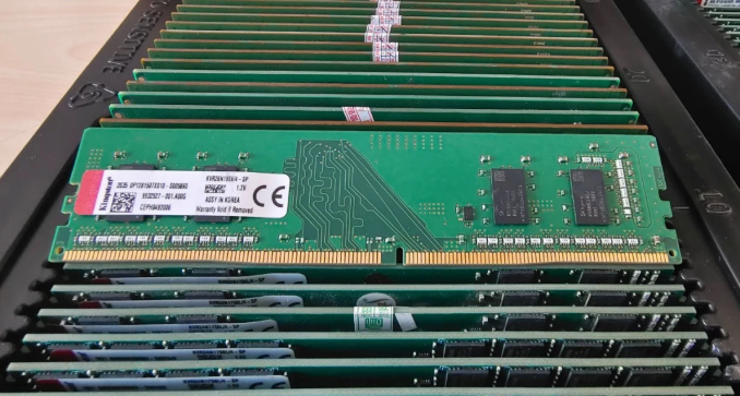 DDR4 漲幅反超 DDR5，主打一個誰也別想好。