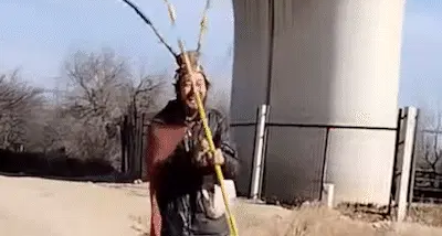 俗世奇人 ·  借大聖神威，護我痴兒一生