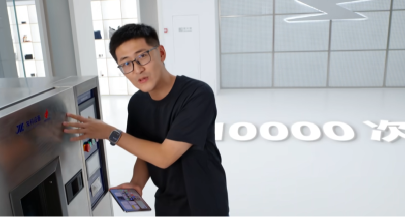 狂送 100 台 iPhone！影视飓风 Tim 海外平台首个视频火了